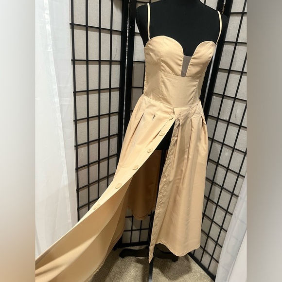 AmyEnjoyLife Tan DRESS, VERSATILE OCCASION, MIDI LENGTH, WOMEN SIZE M. - Picture 4 of 9